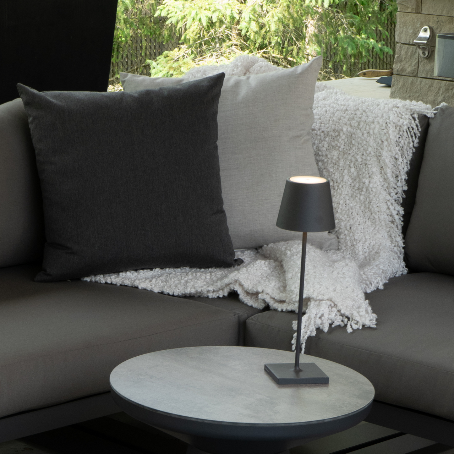 Dash & Albert Boucle Natural In/Out Throw