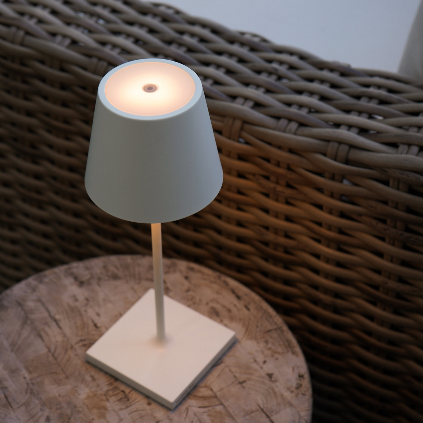 Poldina Pro White Cordless Lamp