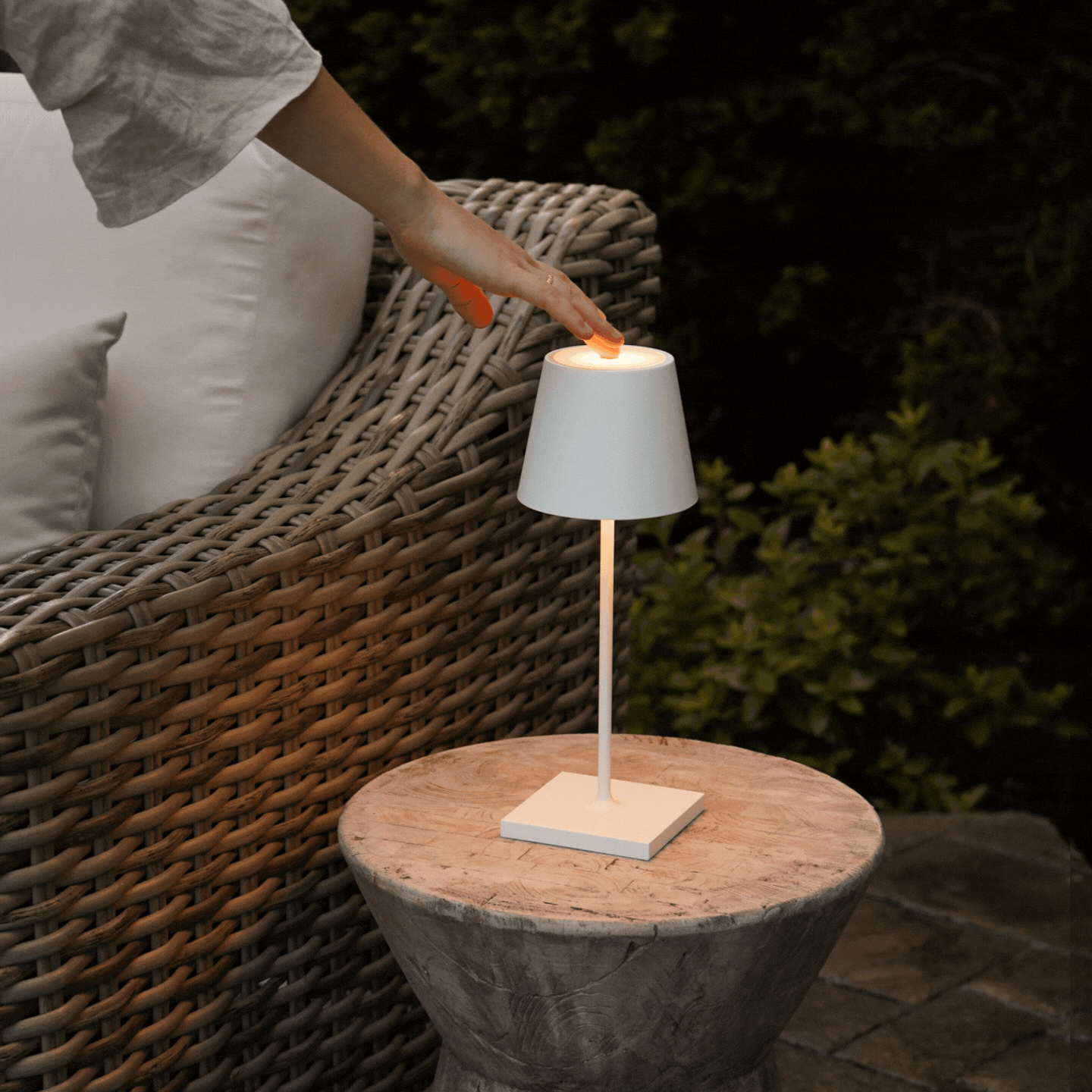 Poldina Pro White Cordless Lamp